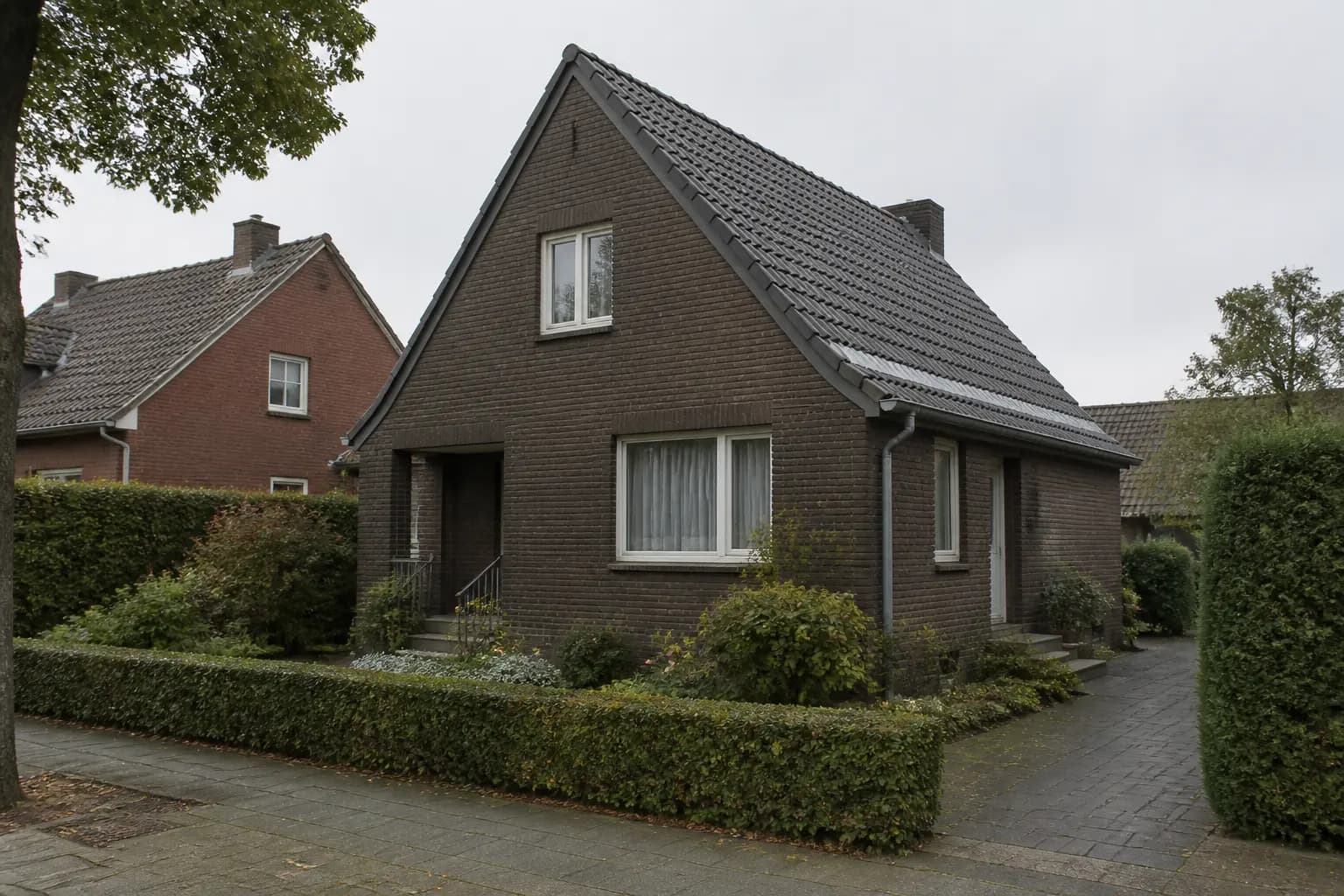 Wohnhaus mit Vorgarten im nördlichen Ruhrgebiet, passend zu Herten
